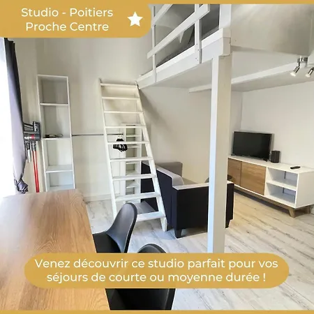 דירה Calme Et Confort - Proche Centre-ville & Commerces - 20min Du Futuroscope - Wifi Gratuit