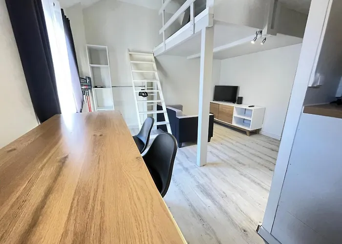 Apartment Calme Et Confort - Proche Centre-ville & Commerces - 20min Du Futuroscope - Wifi Gratuit *